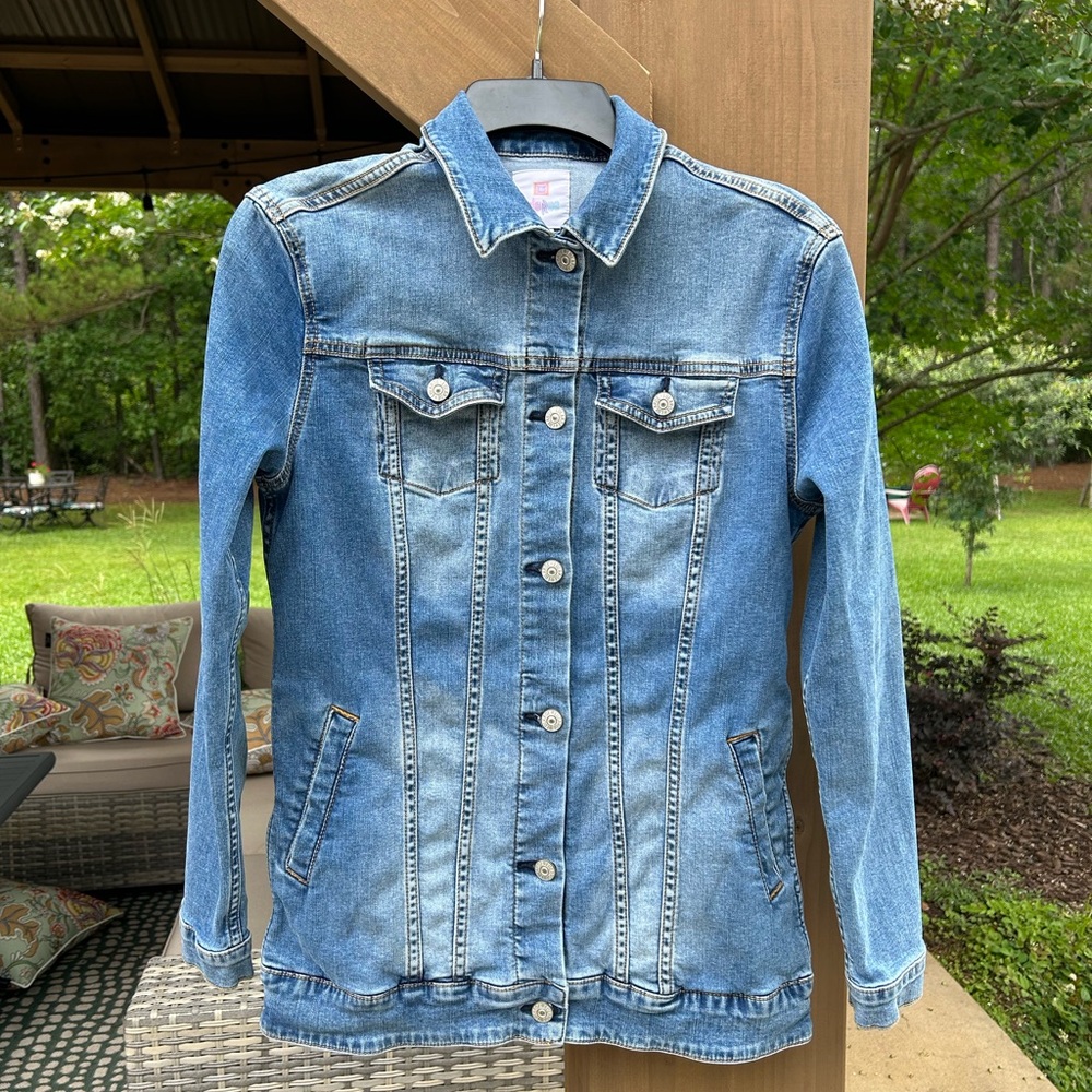 LuLaRoe Blue Denim Jacket Size Small Measurements in Description